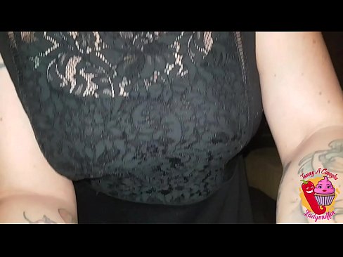 ❤️ Slutty ګامه خور هغه ته یو blowjob او هسپانوي ورکوي کیفیت پورن